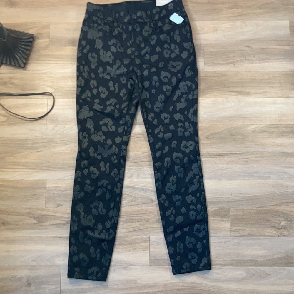 Chico’s secret stretch jegging black animal print leopard print size 4 - Picture 6 of 14